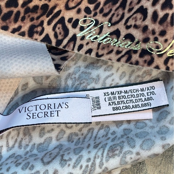Victoria Secret Seamless Sport Bra Leopard Size XS-M - Picture 5 of 8